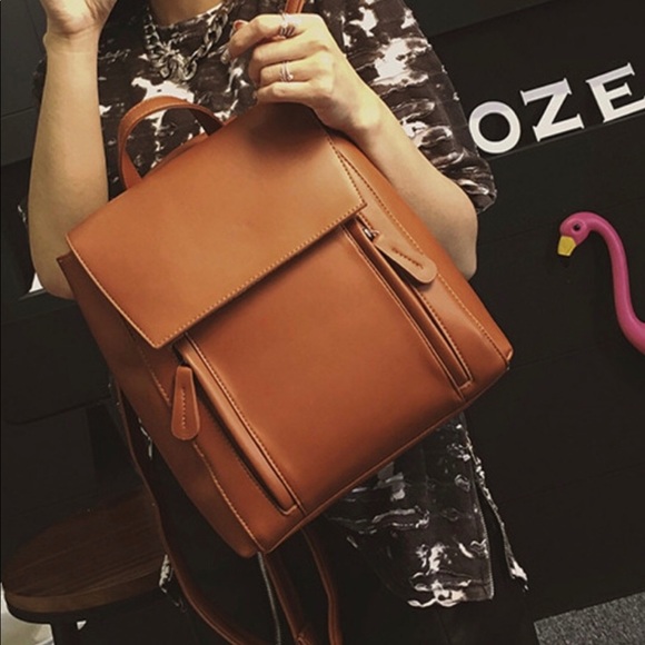 ✨Last one CLEARANCE✨ Vegan Backpack, CARAMEL - Picture 5 of 8